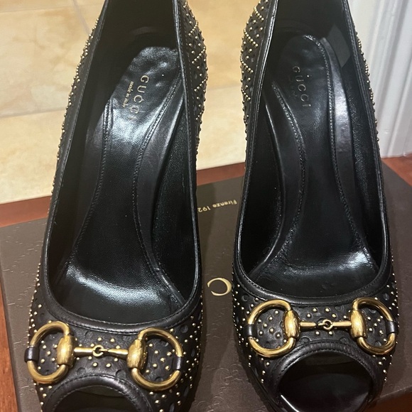 Gucci black leather pumps with studs size 39, 5 with original box - Picture 2 of 4